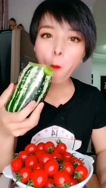 娱乐吃瓜酱的贴纸叫什么,揭秘“娱乐吃瓜酱”贴纸背后的故事