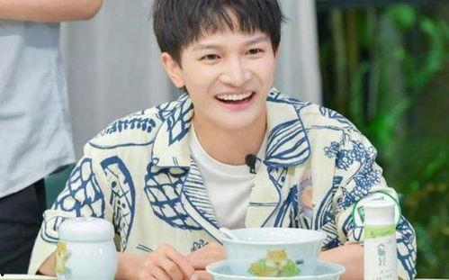 周深吃瓜娱乐圈